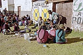 Chinchero, spontaneous local market